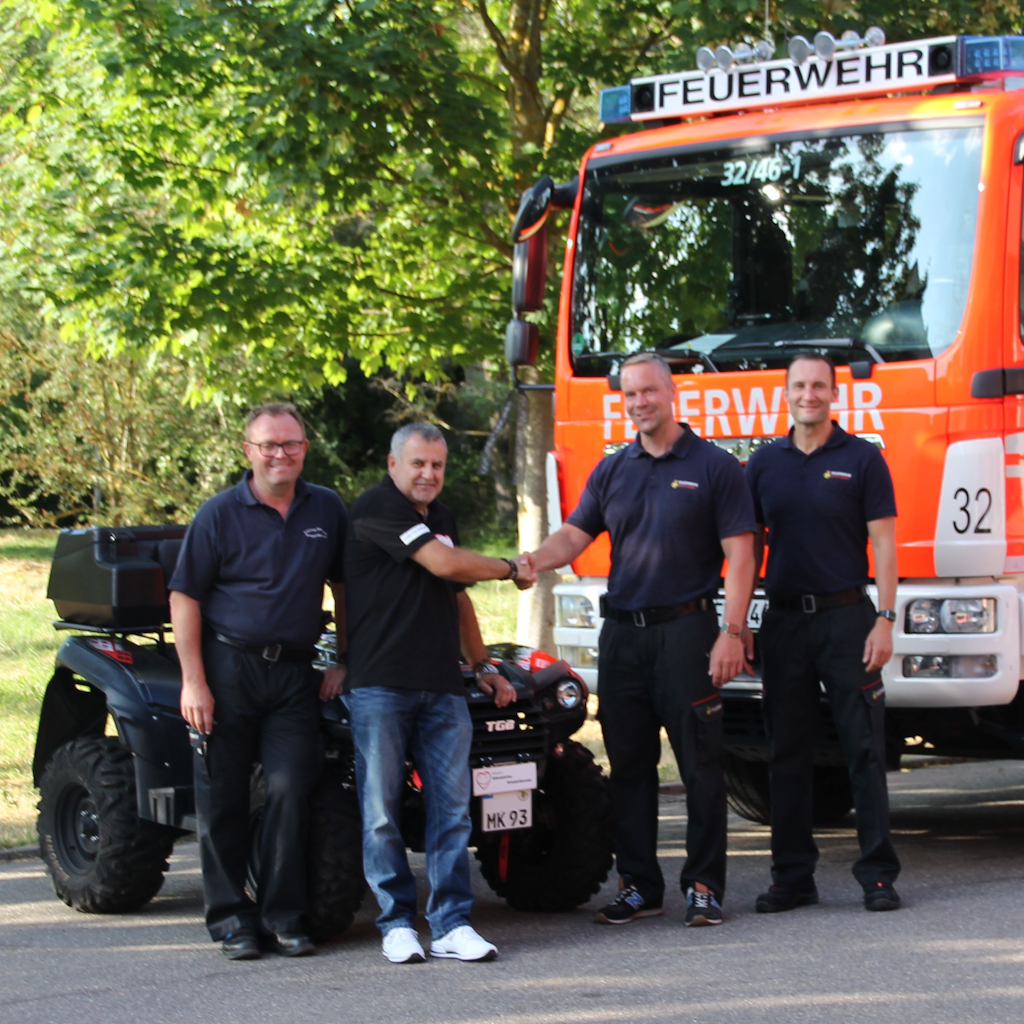 Einsatzfoto Freiwillige Feuerwehr Weilimdorf übergibt Spendengelder vom Tag der offenen Tür