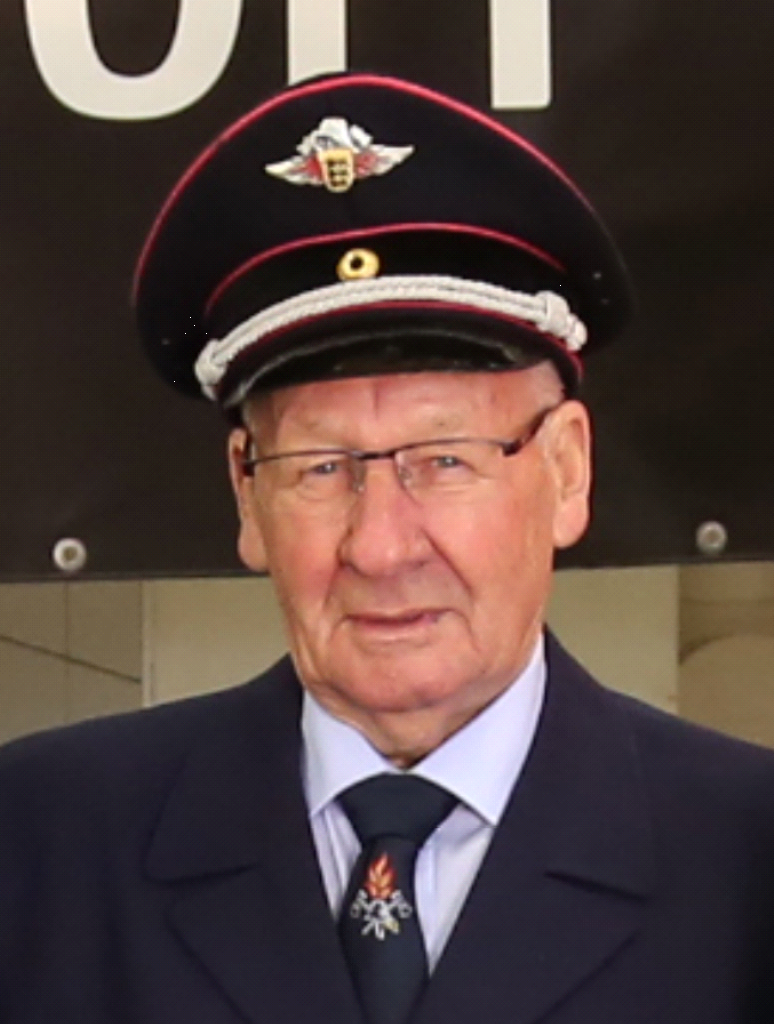 Einsatzfoto Die Feuerwehr Weilimdorf trauert um ihren Ehrenkommandanten Fritz Dachtler, der im Alter von 89 Jahren nach schwerer Krankheit verstorben ist.