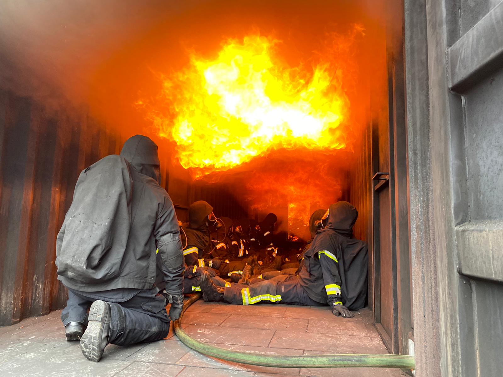 Realitätsnahe Ausbildung in Brandübungscontainern 2021